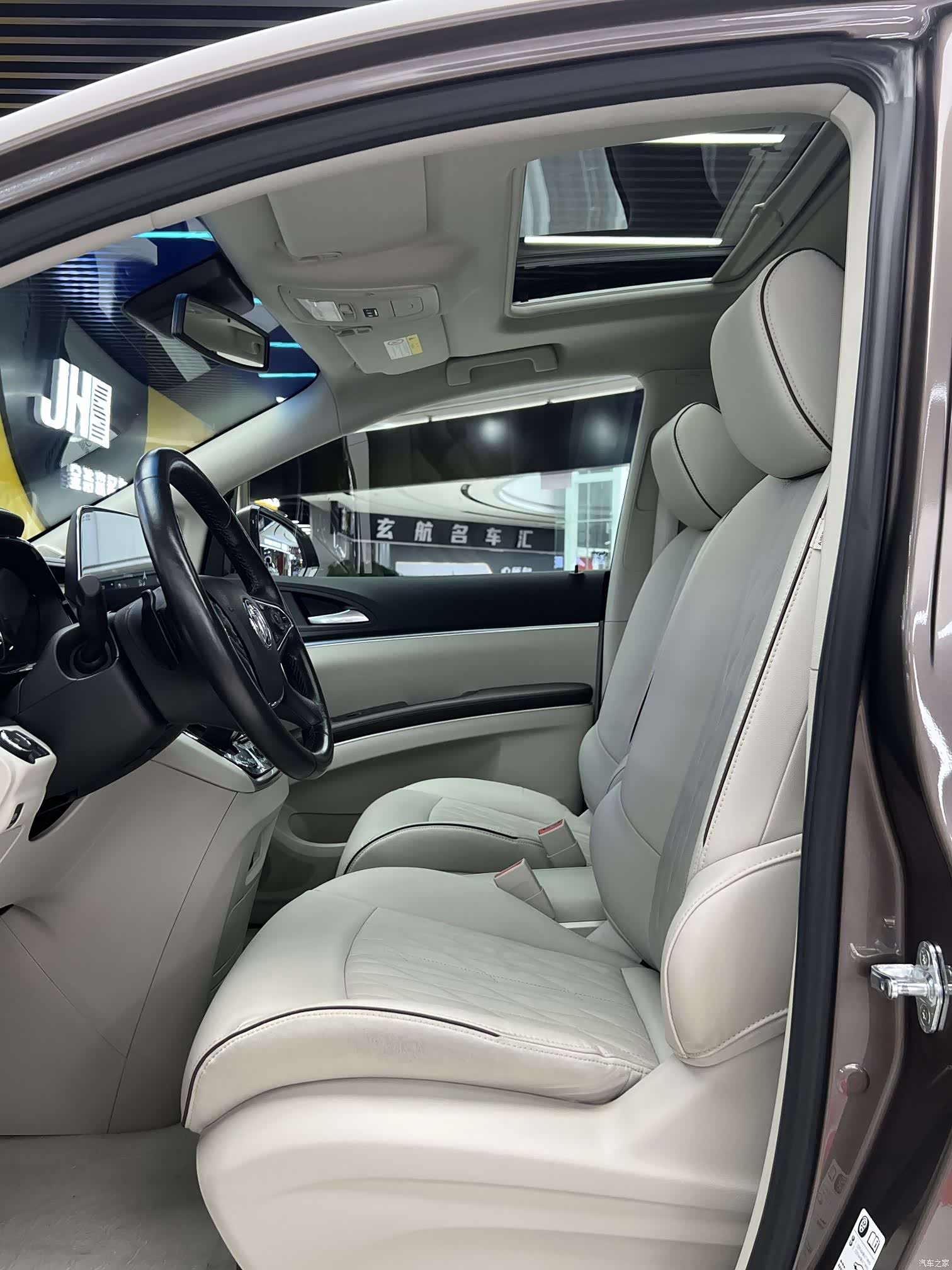 Buick GL8, 2022 9