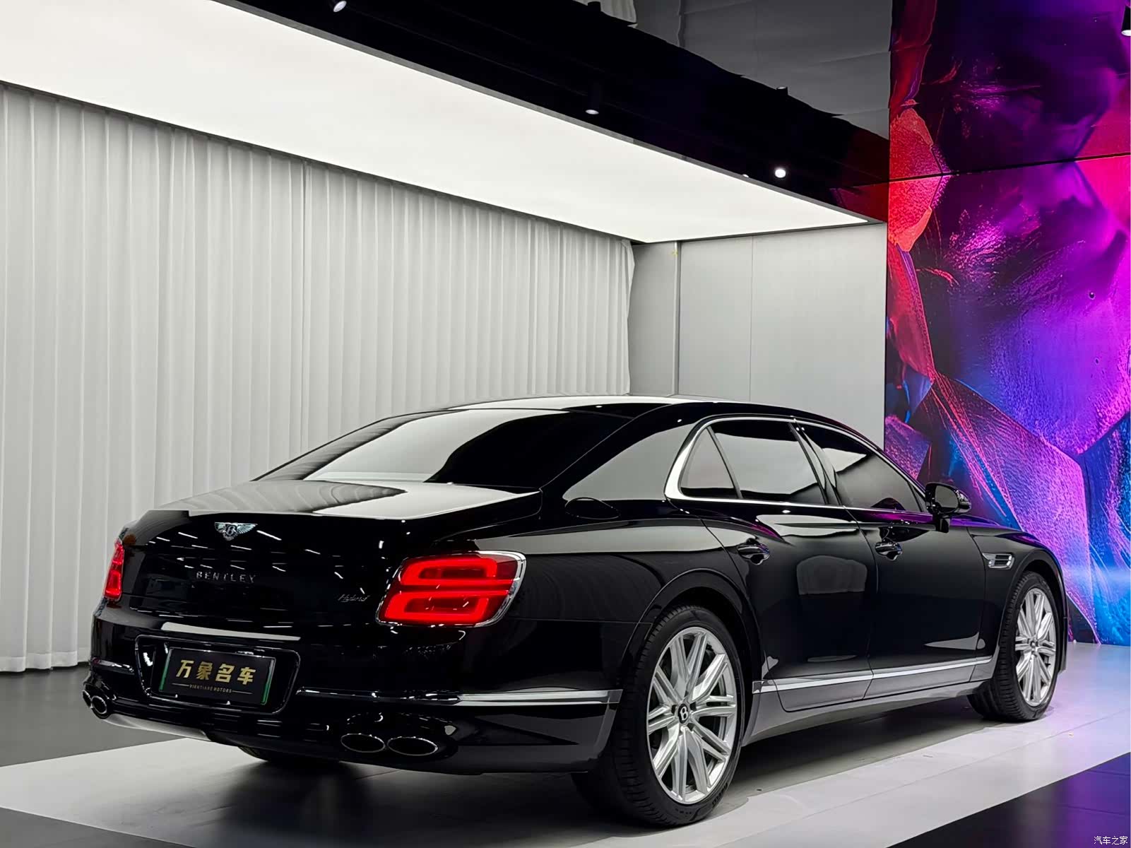Bentley Flying Spur, 2024 6