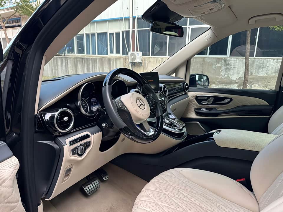 Mercedes-Benz V-class