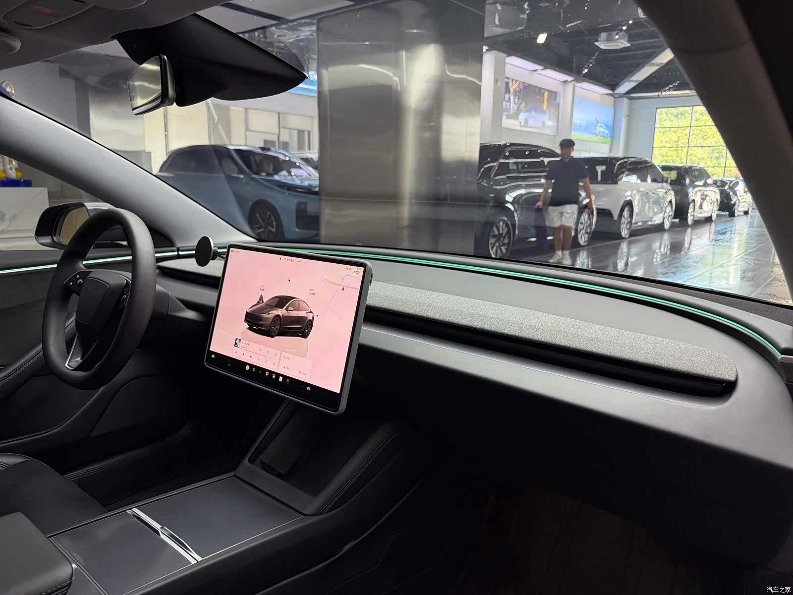 Tesla Model 3, 2024 10
