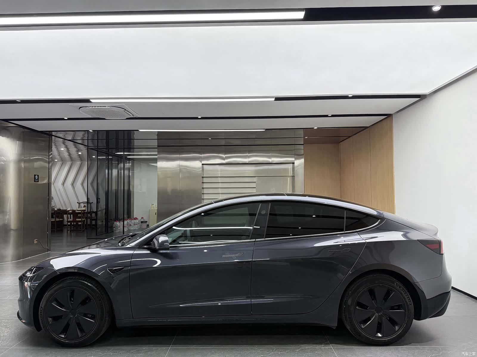 Tesla Model 3, 2024 13