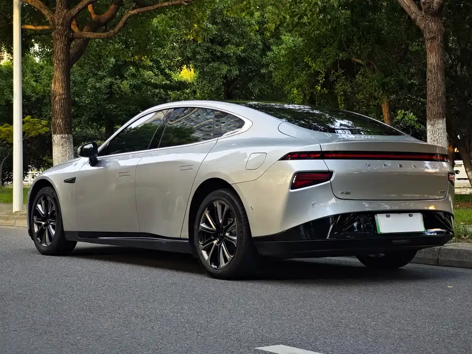 XPENG P7