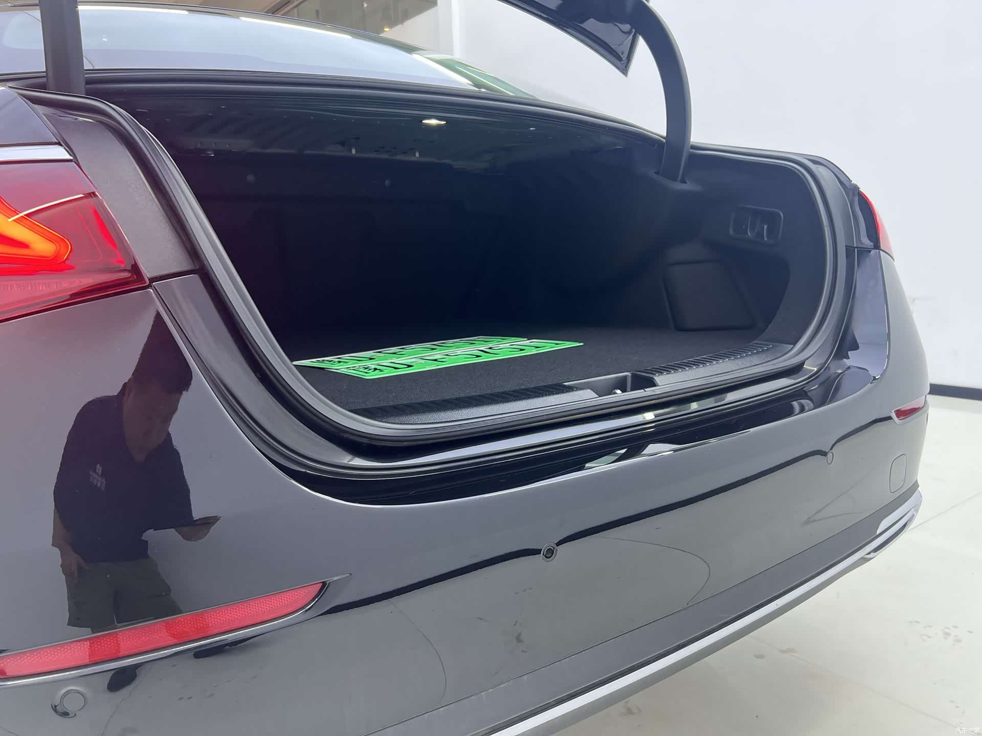Mercedes-Benz E-Class, 2025 15