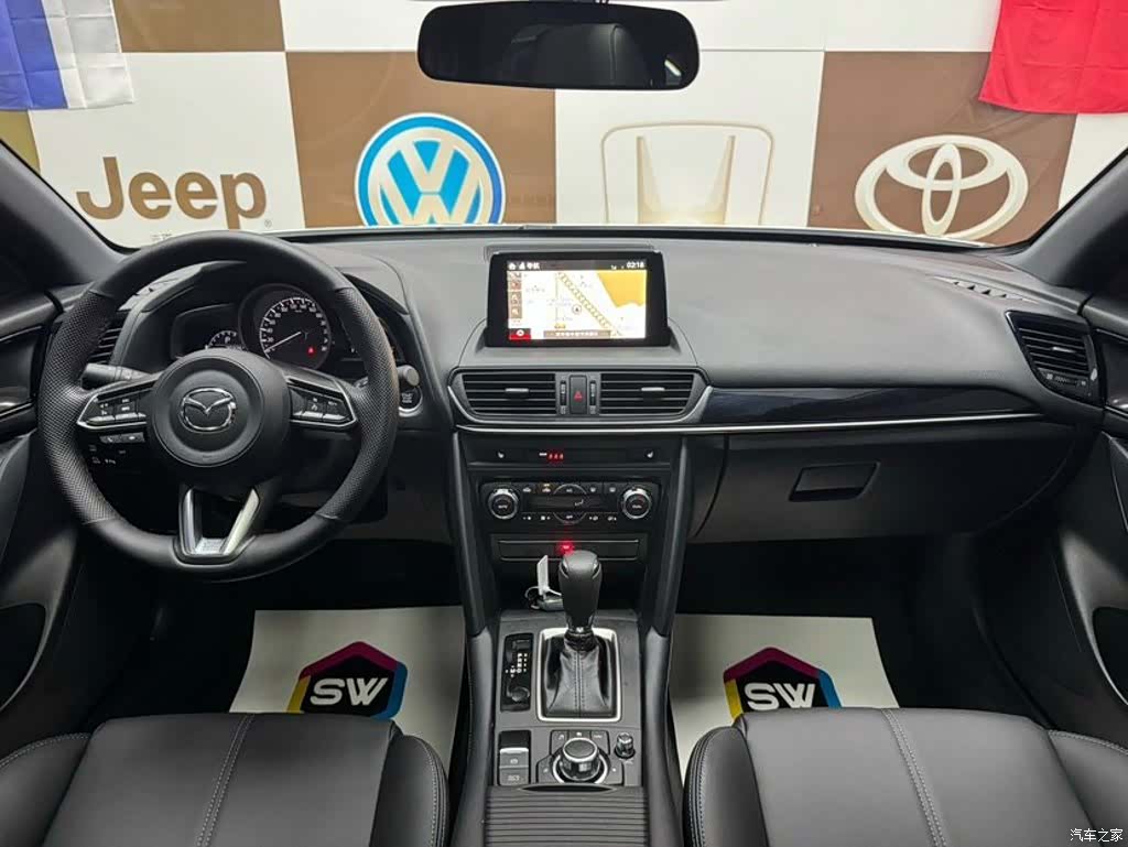 Mazda CX-4, 2023 9