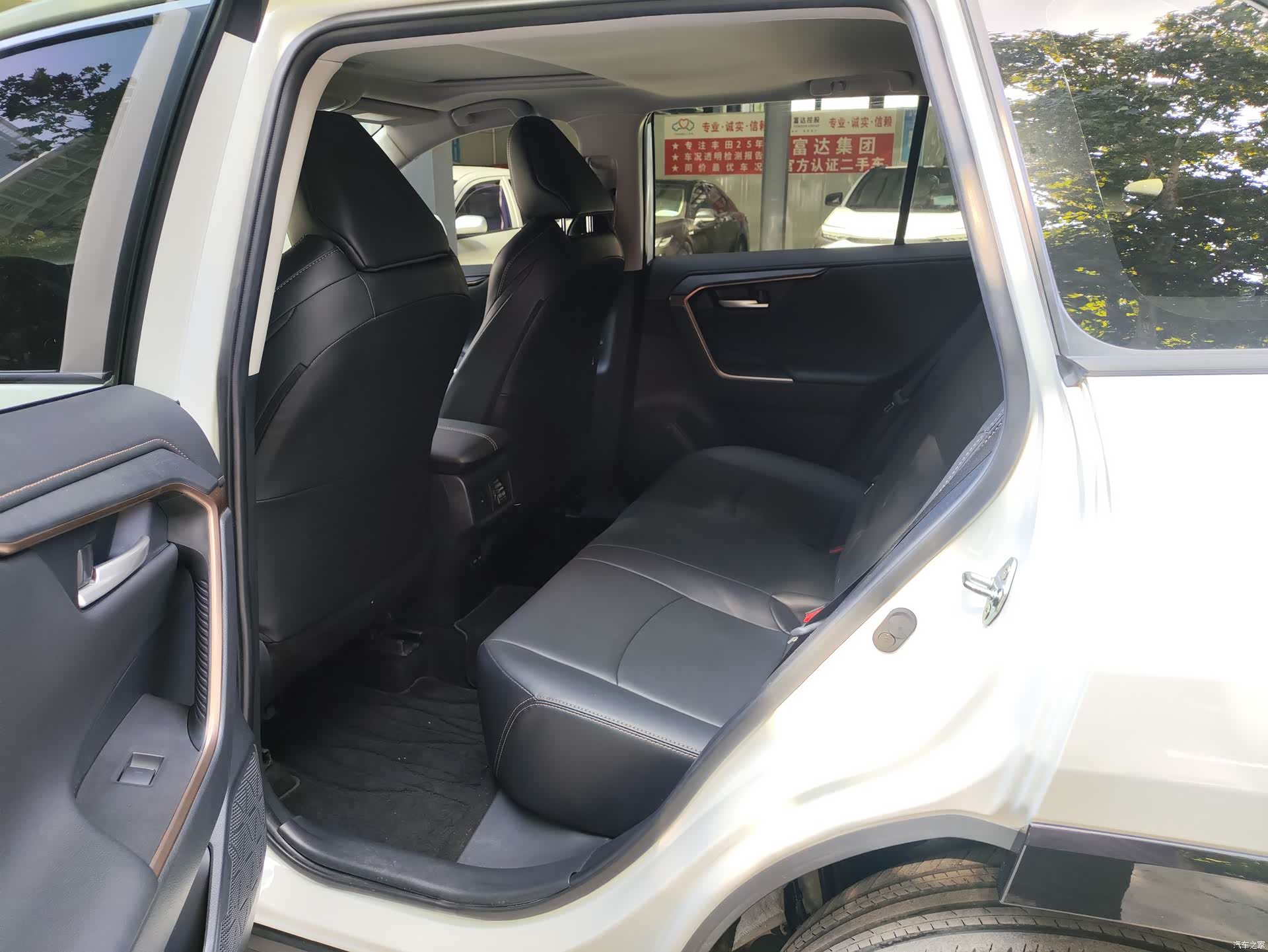 Toyota Wildlander, 2025 все фото
