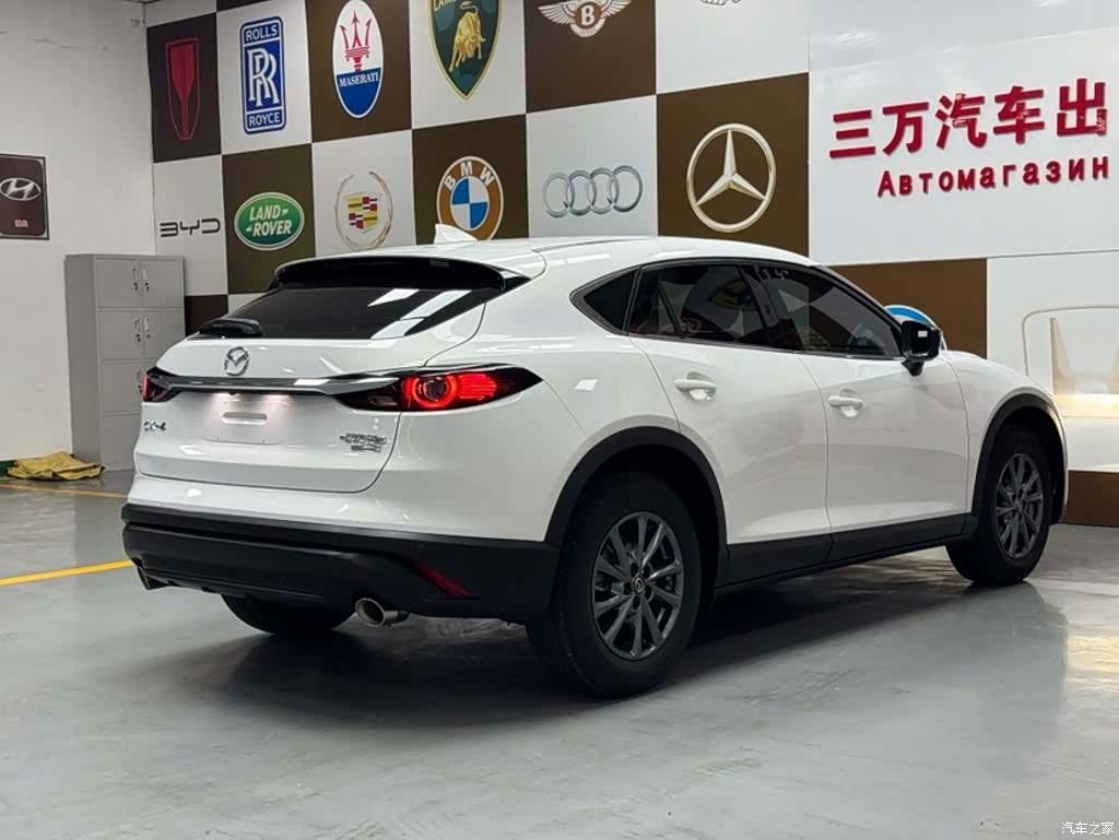 Mazda CX-4, 2023 6