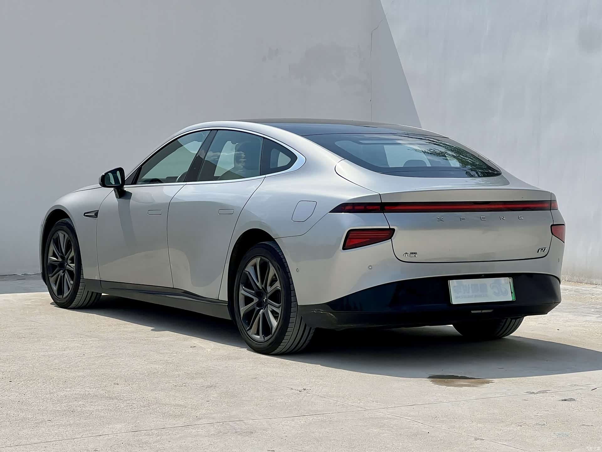Xpeng P7, 2022 4