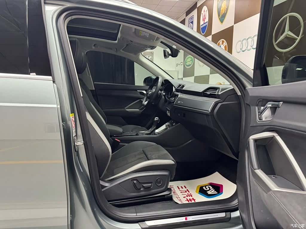 Audi Q3, 2022 10