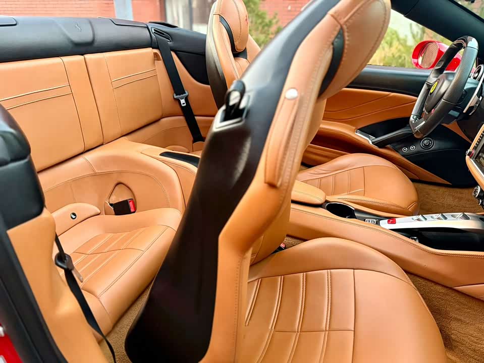 Ferrari California T