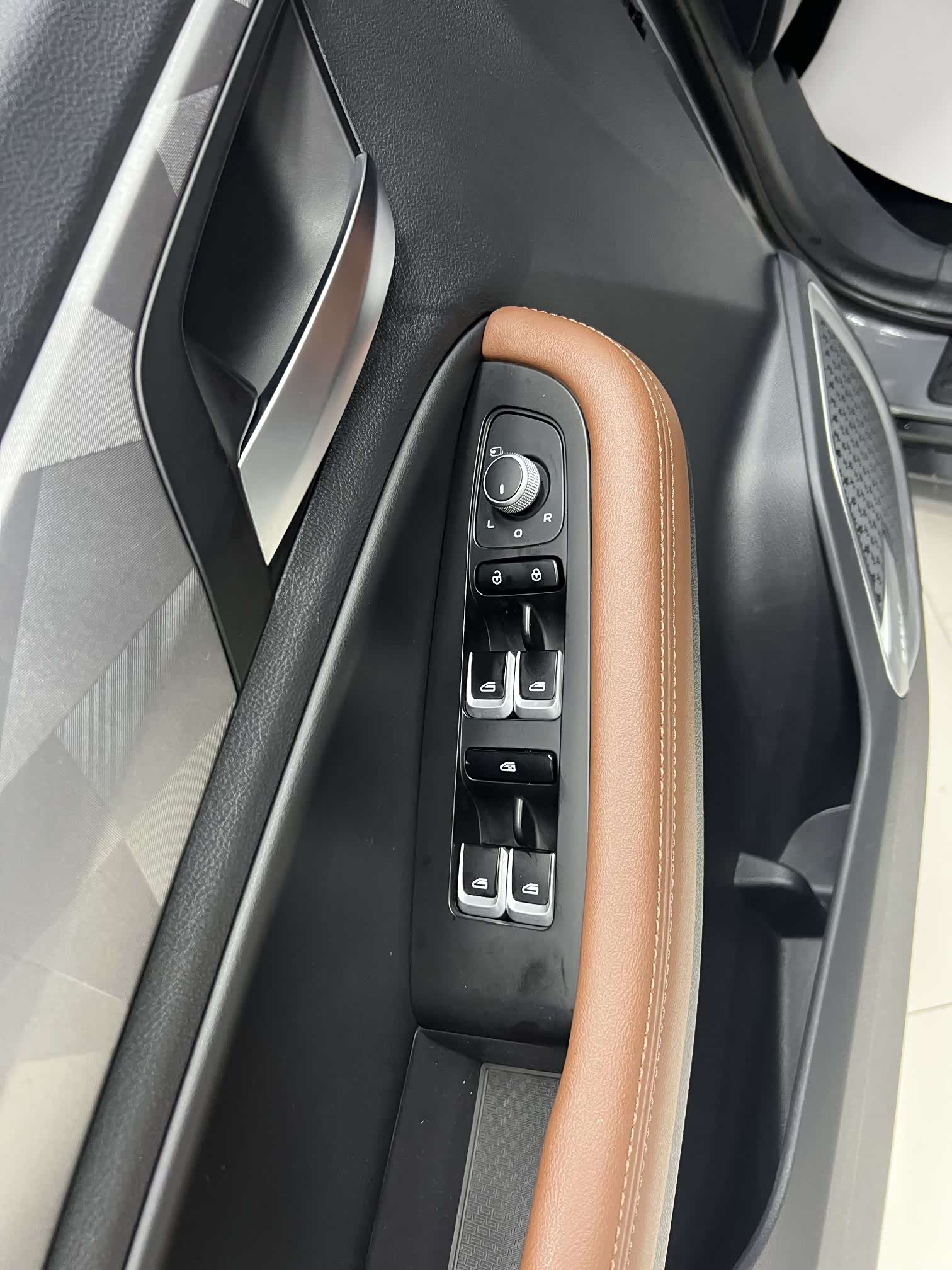Geely X6, 2022 11