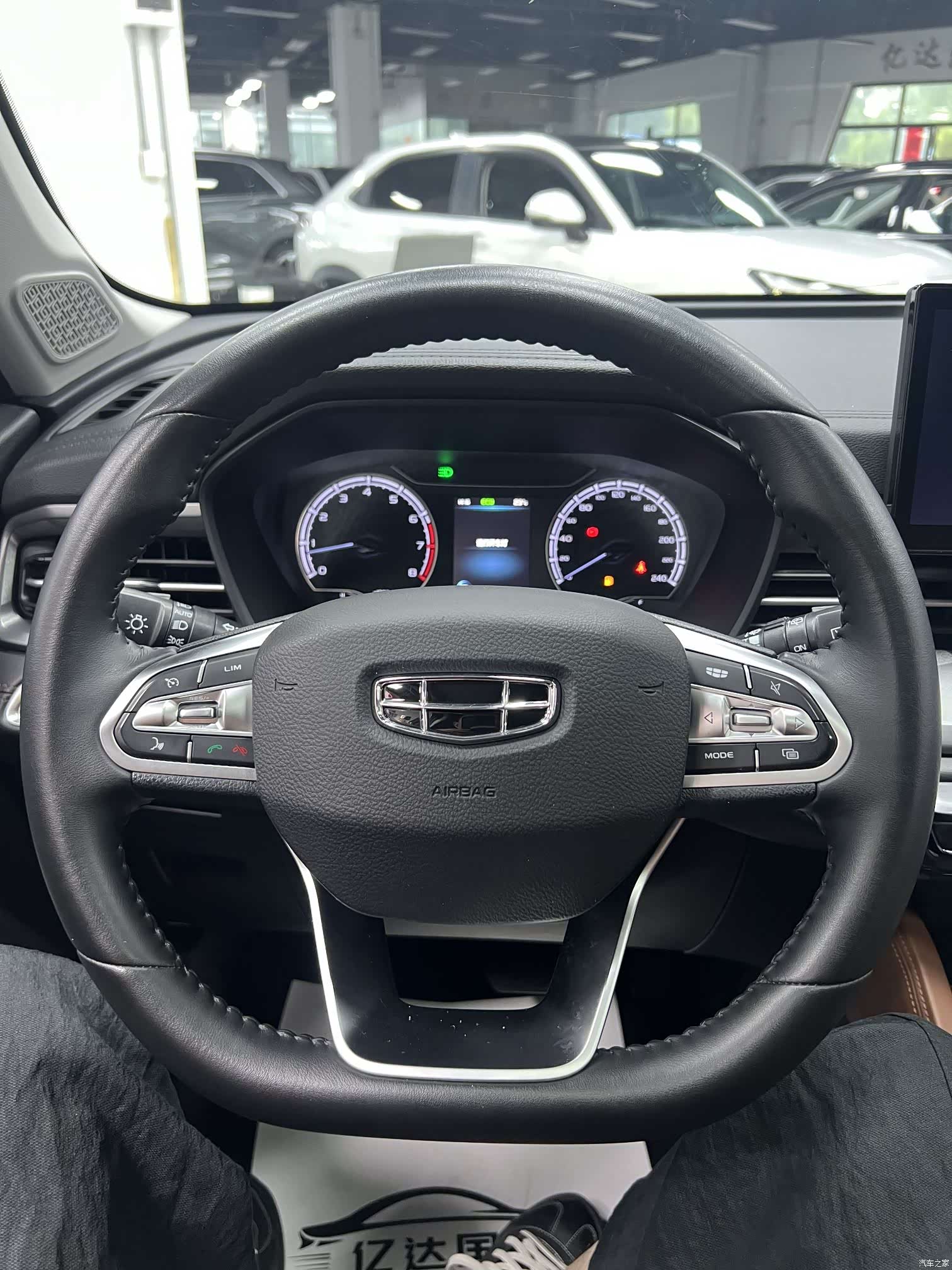 Geely X6, 2022 12