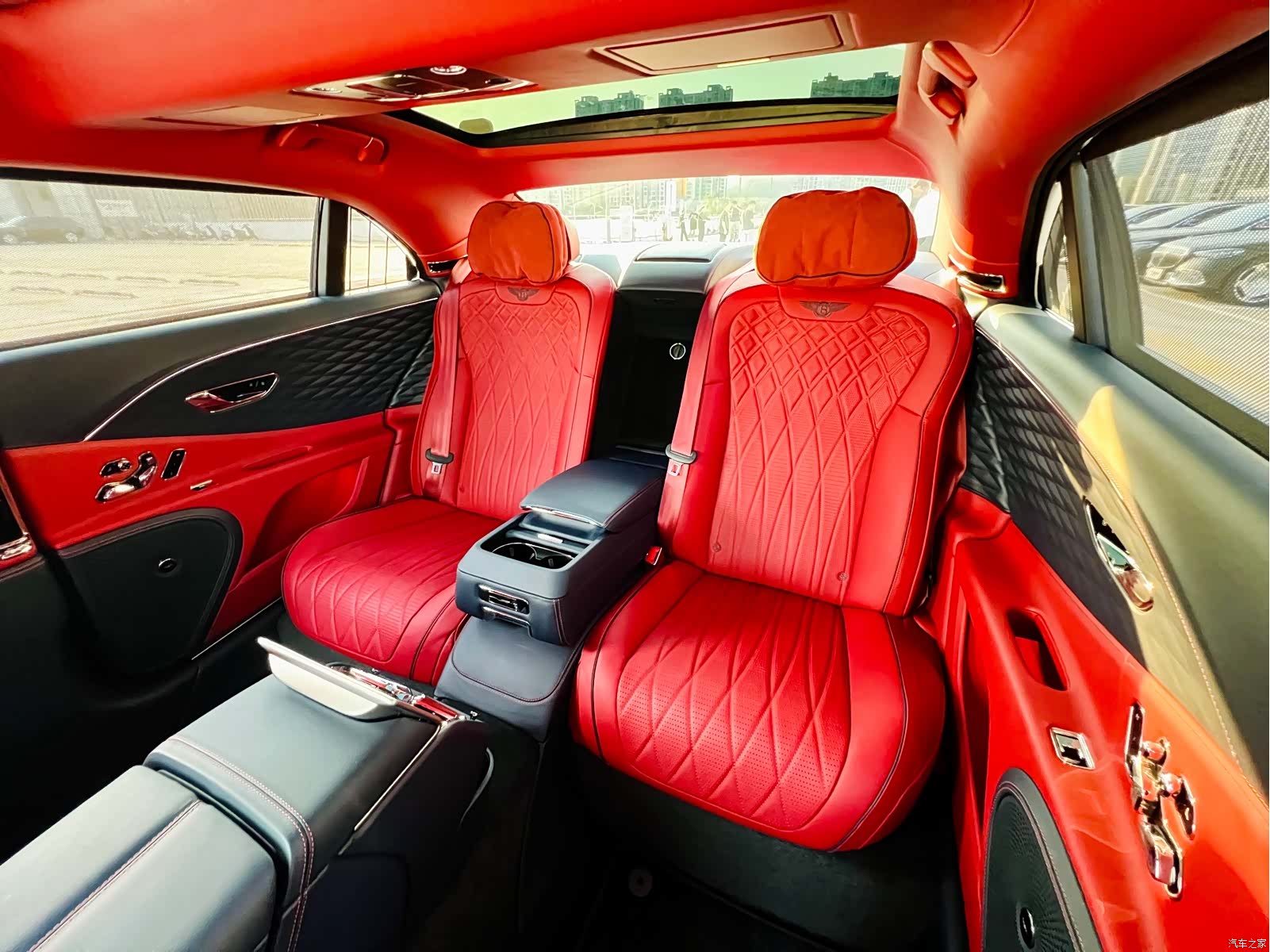 Bentley Flying Spur, 2022 12