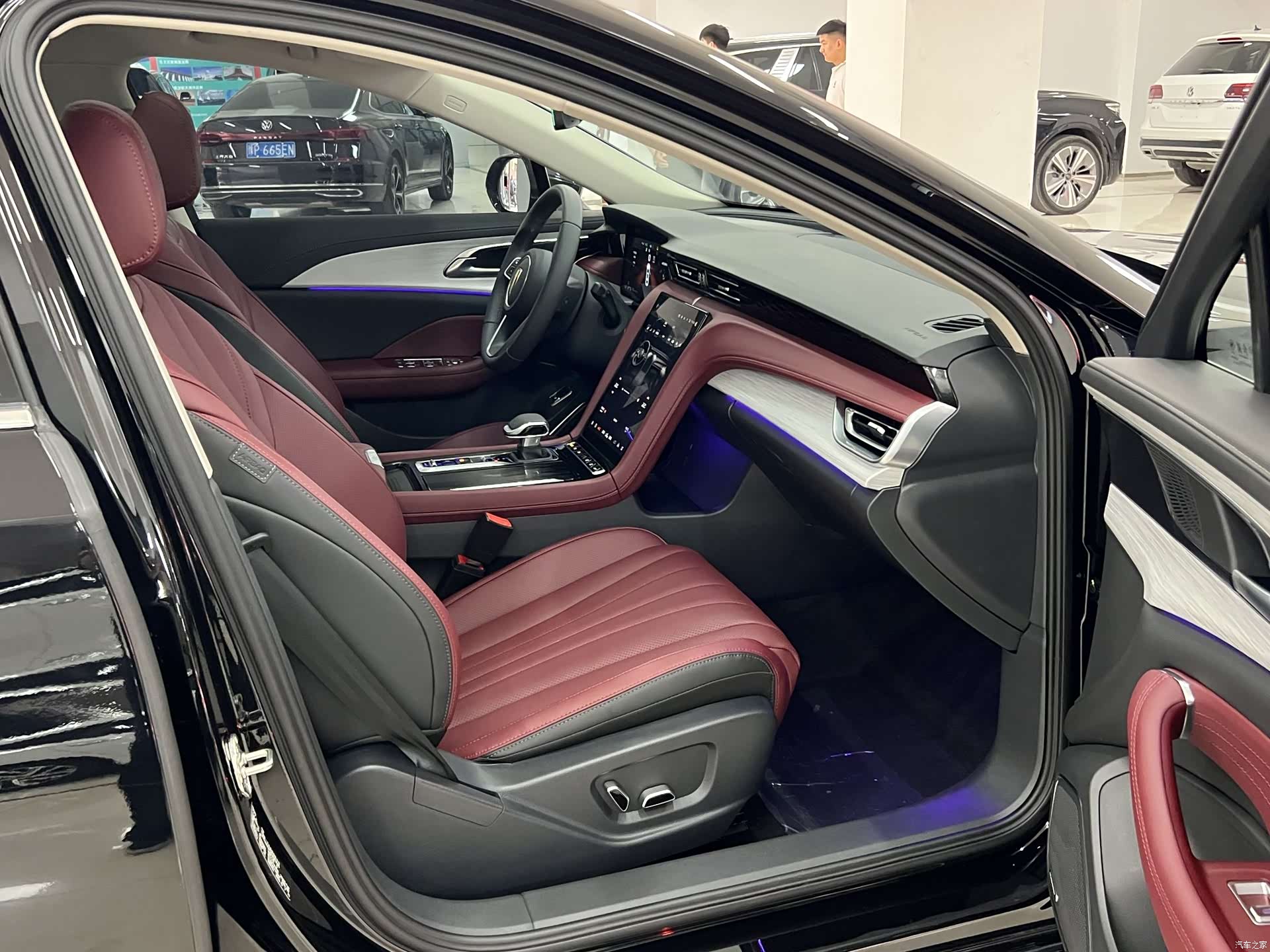 Hongqi H5, 2025 10