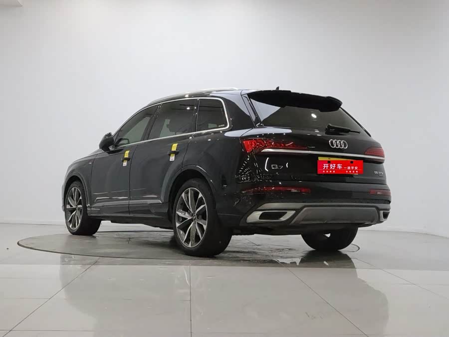 Audi Q7 2022, фото 6