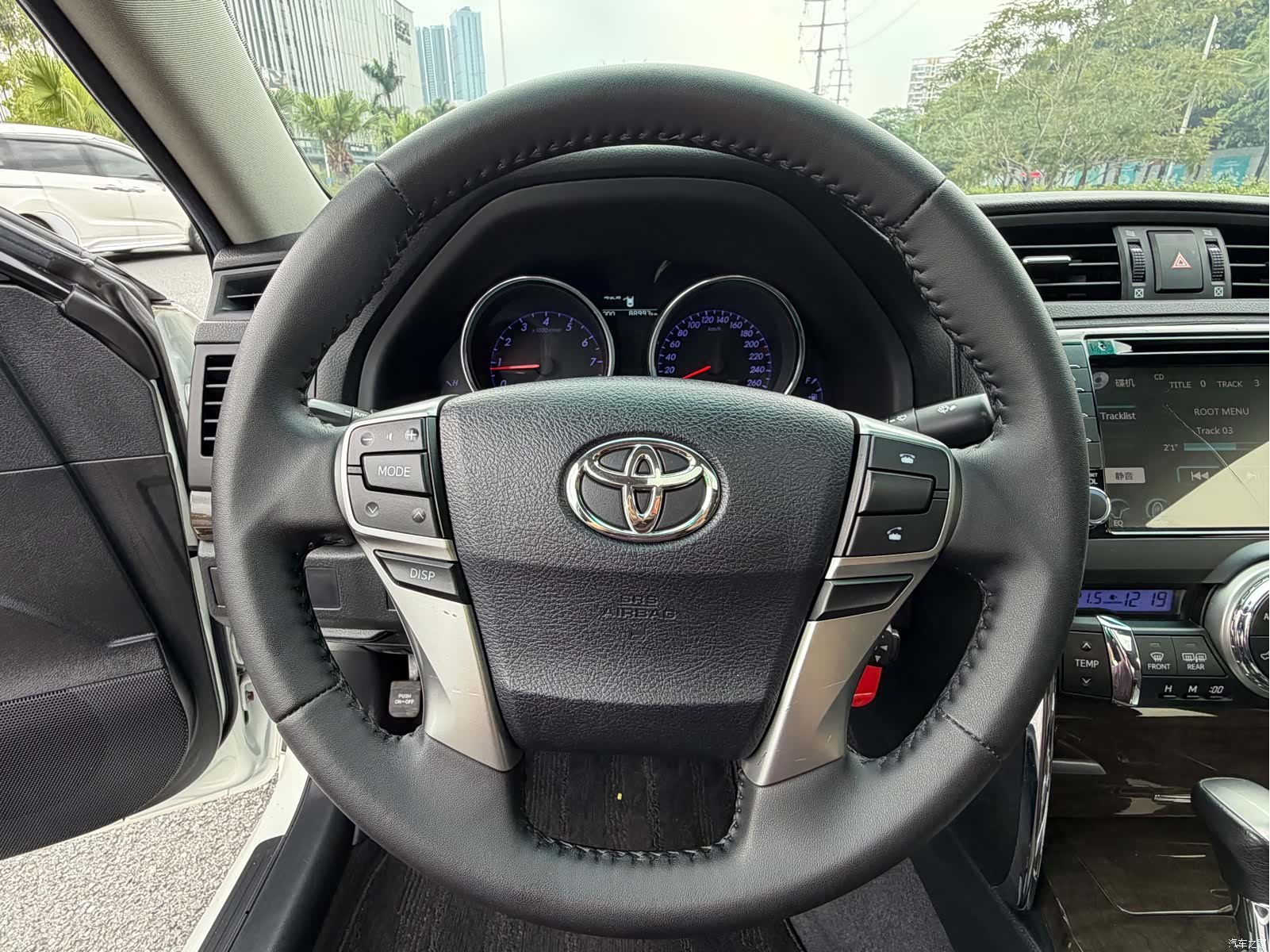 Toyota 2.5V, 2016 14