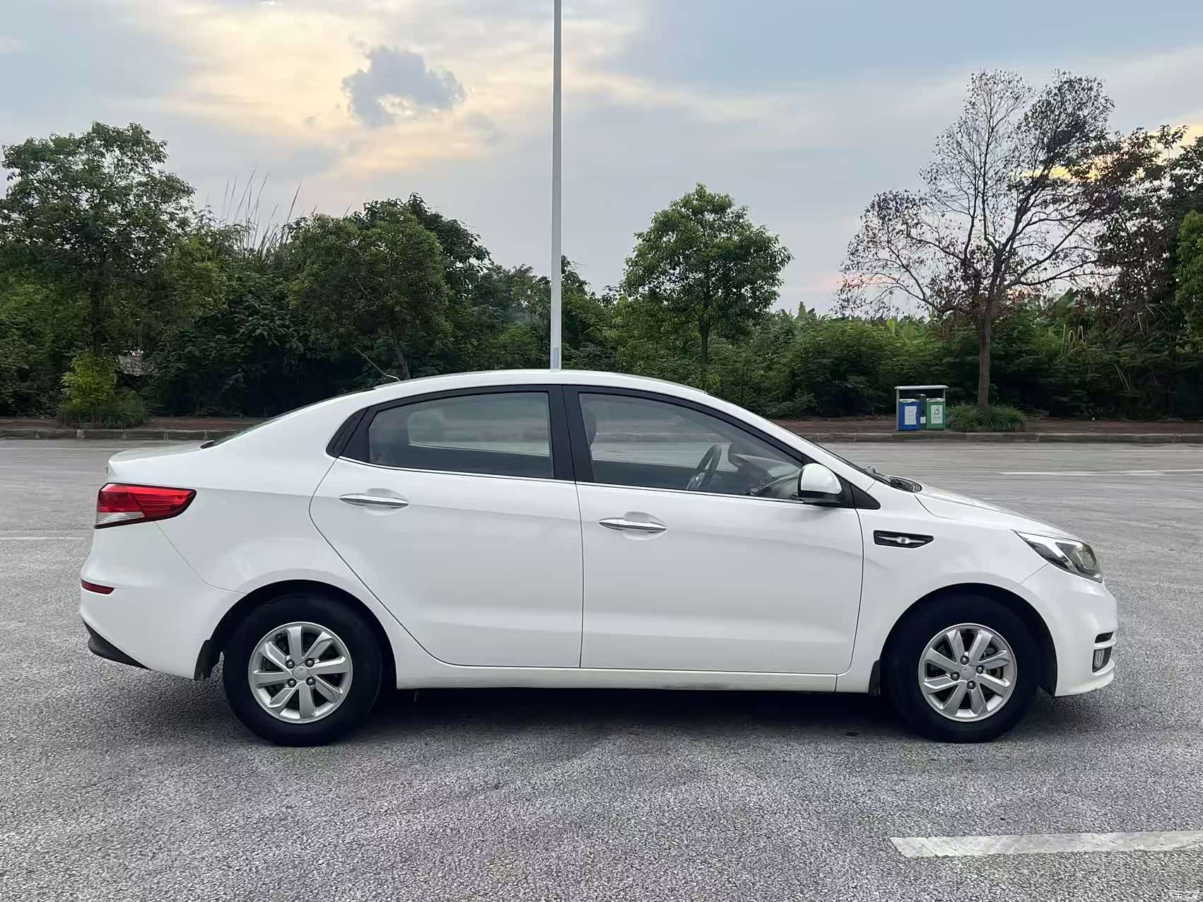 Kia K2, 2015 8