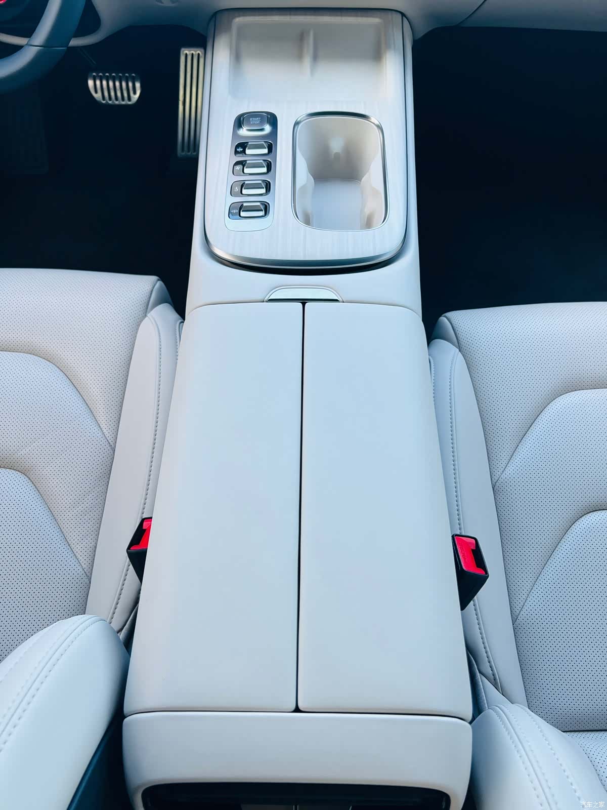 Xiaomi SU7, 2025 17