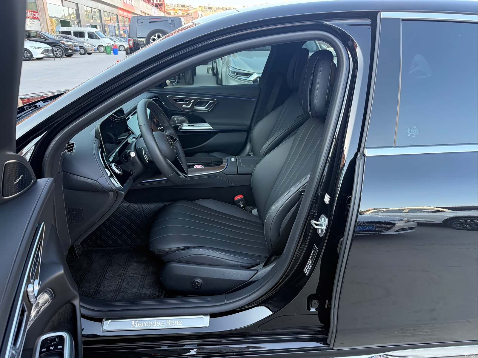 Mercedes-Benz E-Class, 2025 4