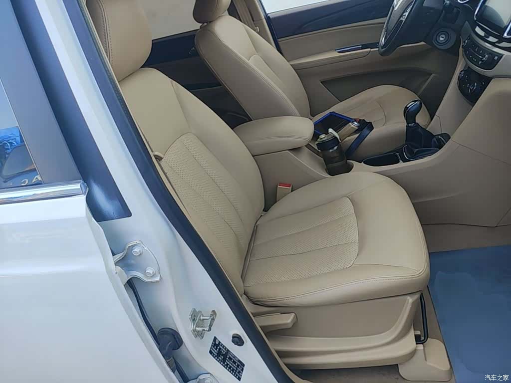 Wuling 730, 2016 25