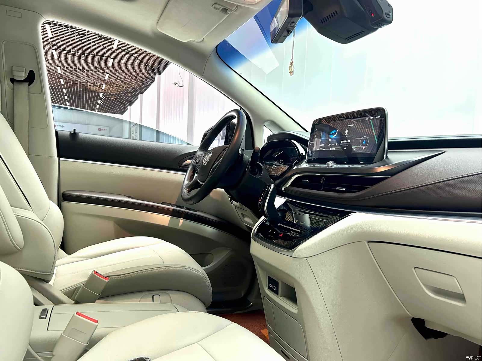 Buick GL8, 2022 11