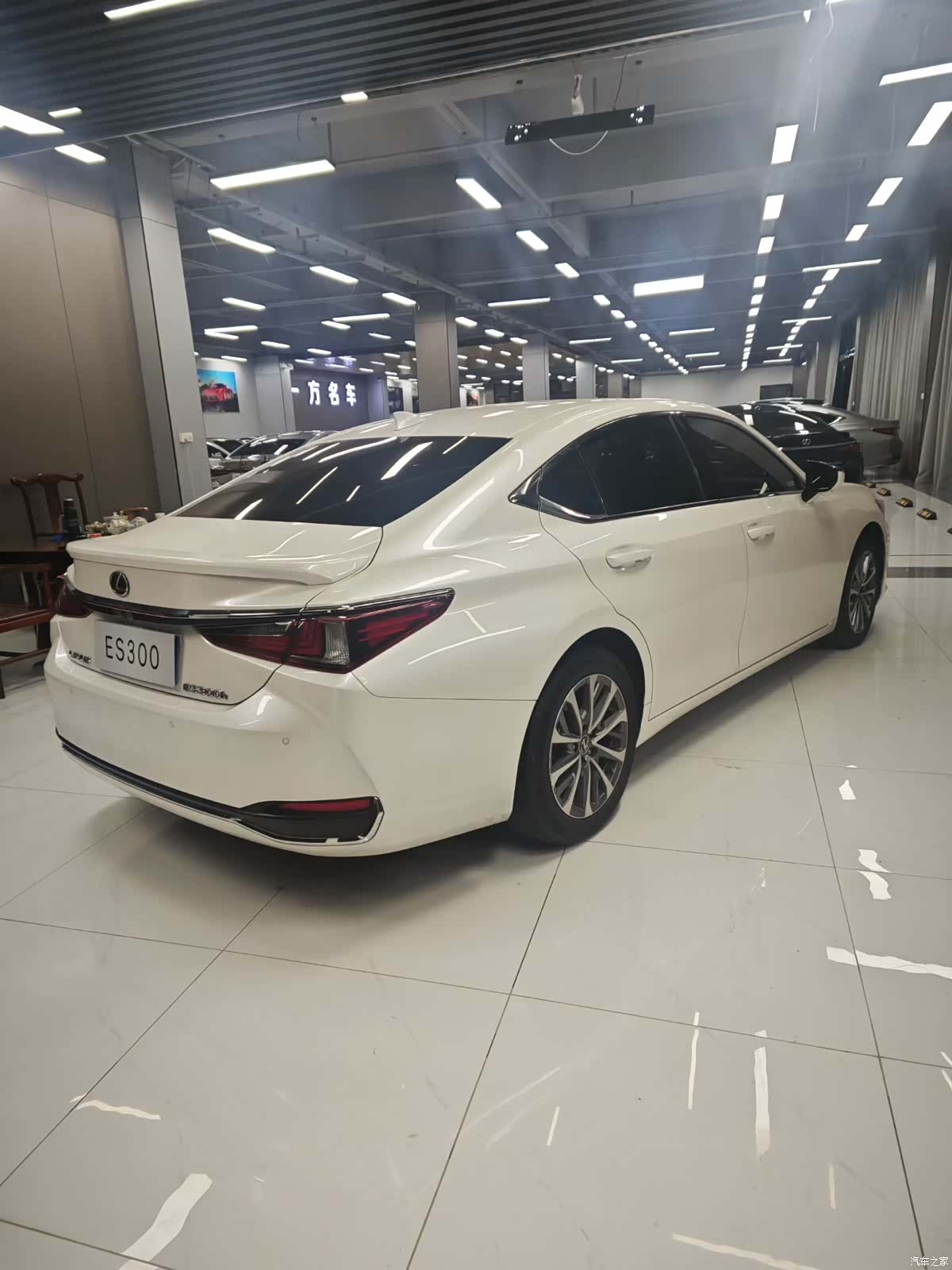 Lexus ES, 2023 9