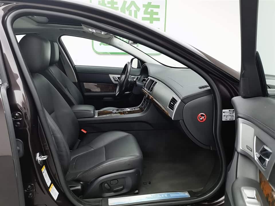 Jaguar XF Jaguar XF