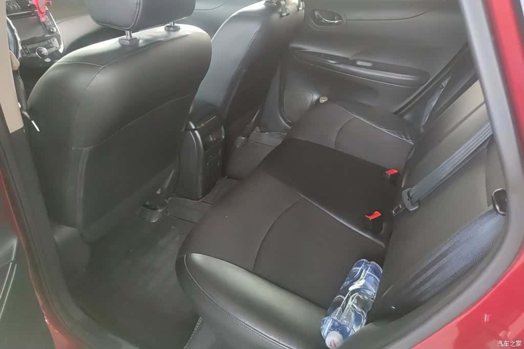 Nissan Tiida, 2012 11