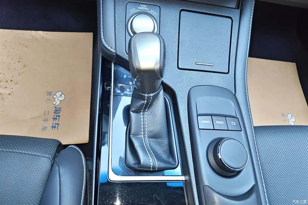 Lexus ES, 2018 16