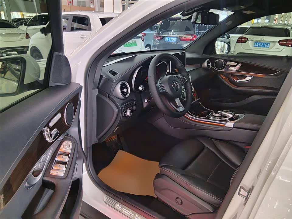 Mercedes-Benz GLC Mercedes-Benz GLC