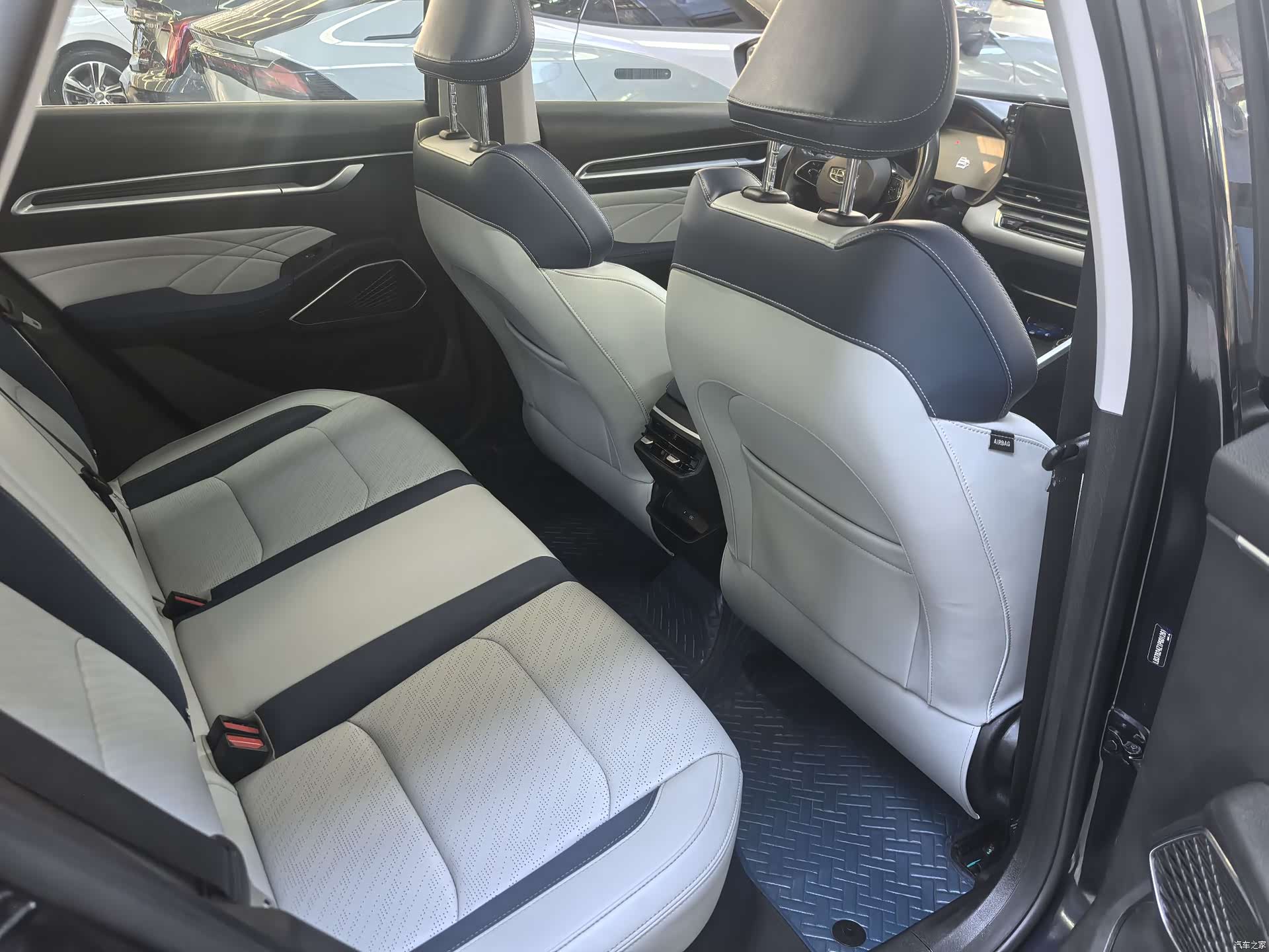 Geely Emgrand, 2023 12