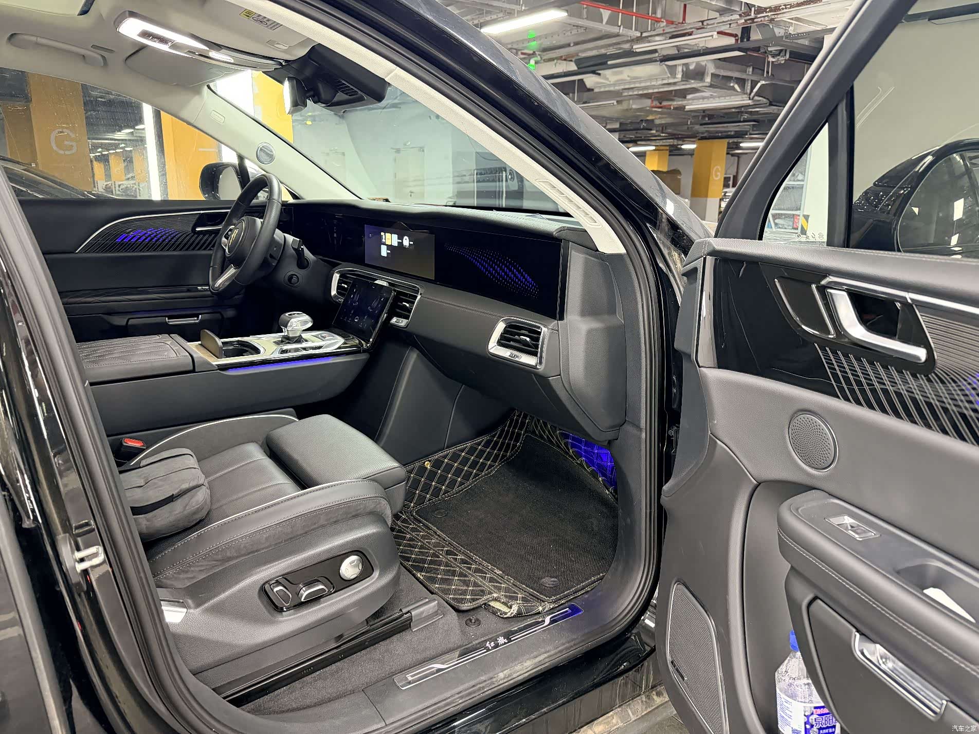 Hongqi E-HS9, 2023 10