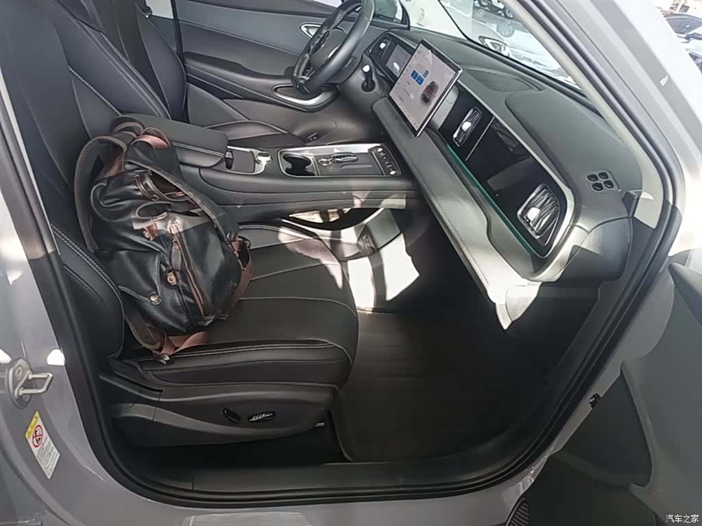 BYD HiAce, 2025 24