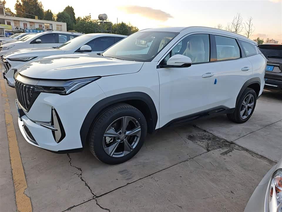 Geely Atlas L
