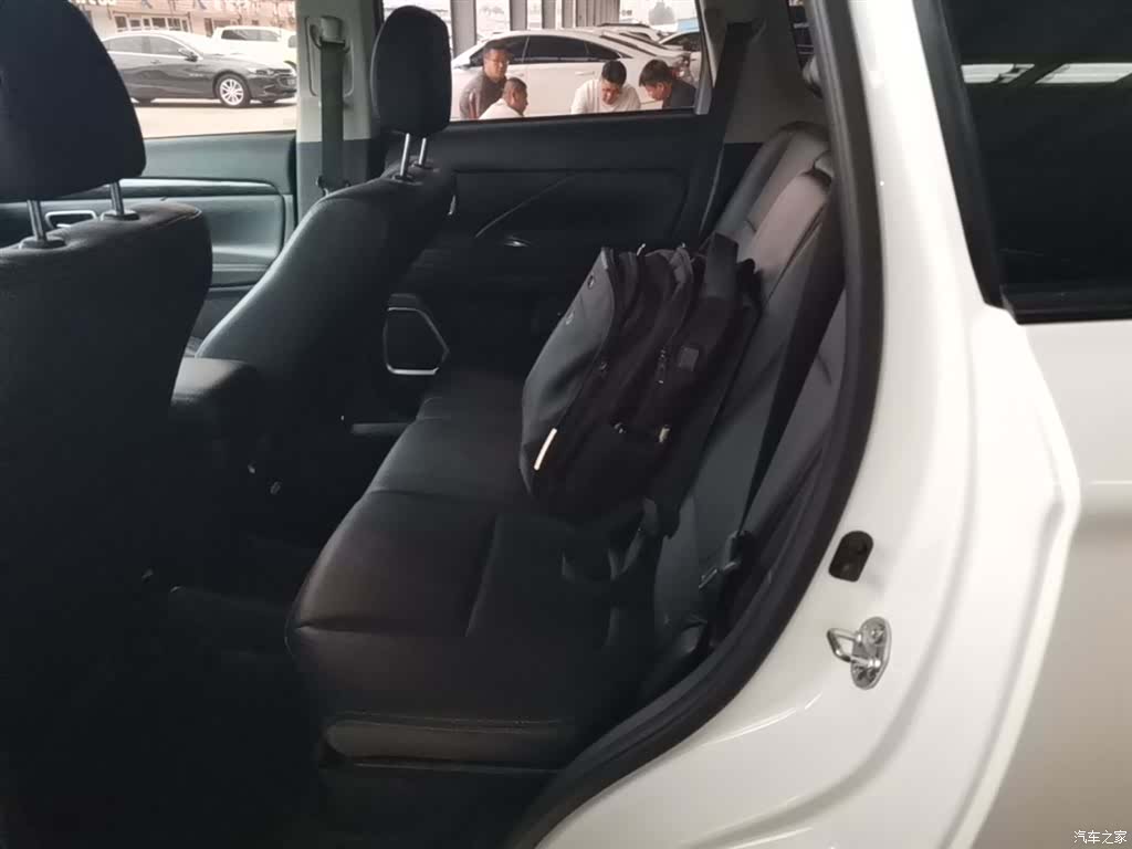 Mitsubishi Outlander, 2018 17