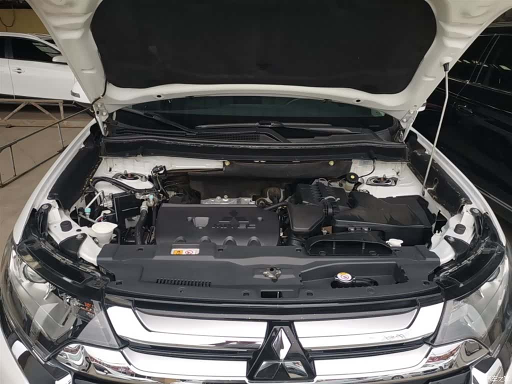 Mitsubishi Outlander, 2018 20