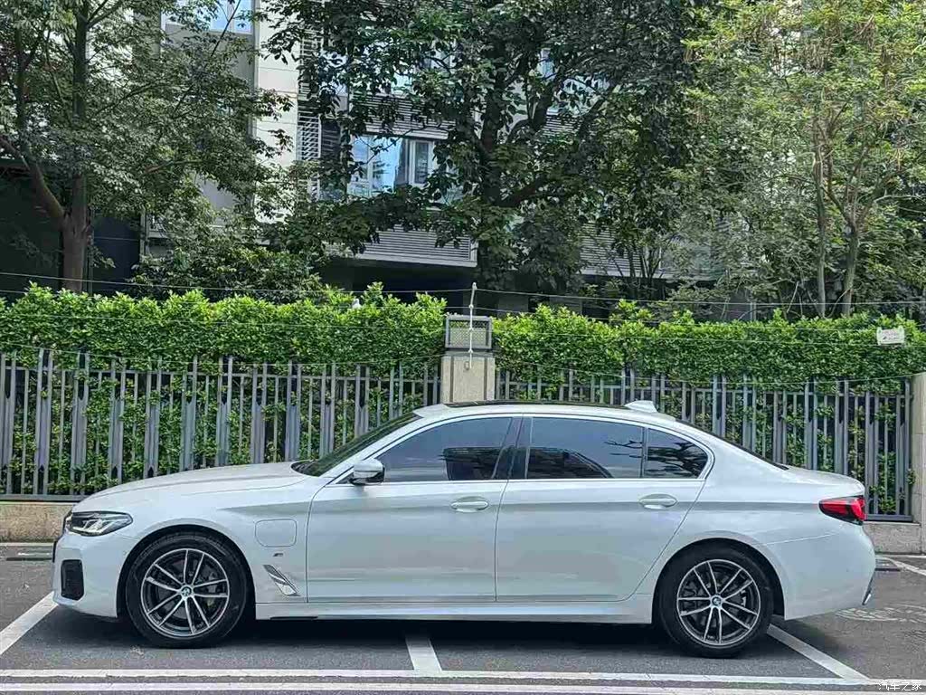 BMW 5 Series, 2021 2