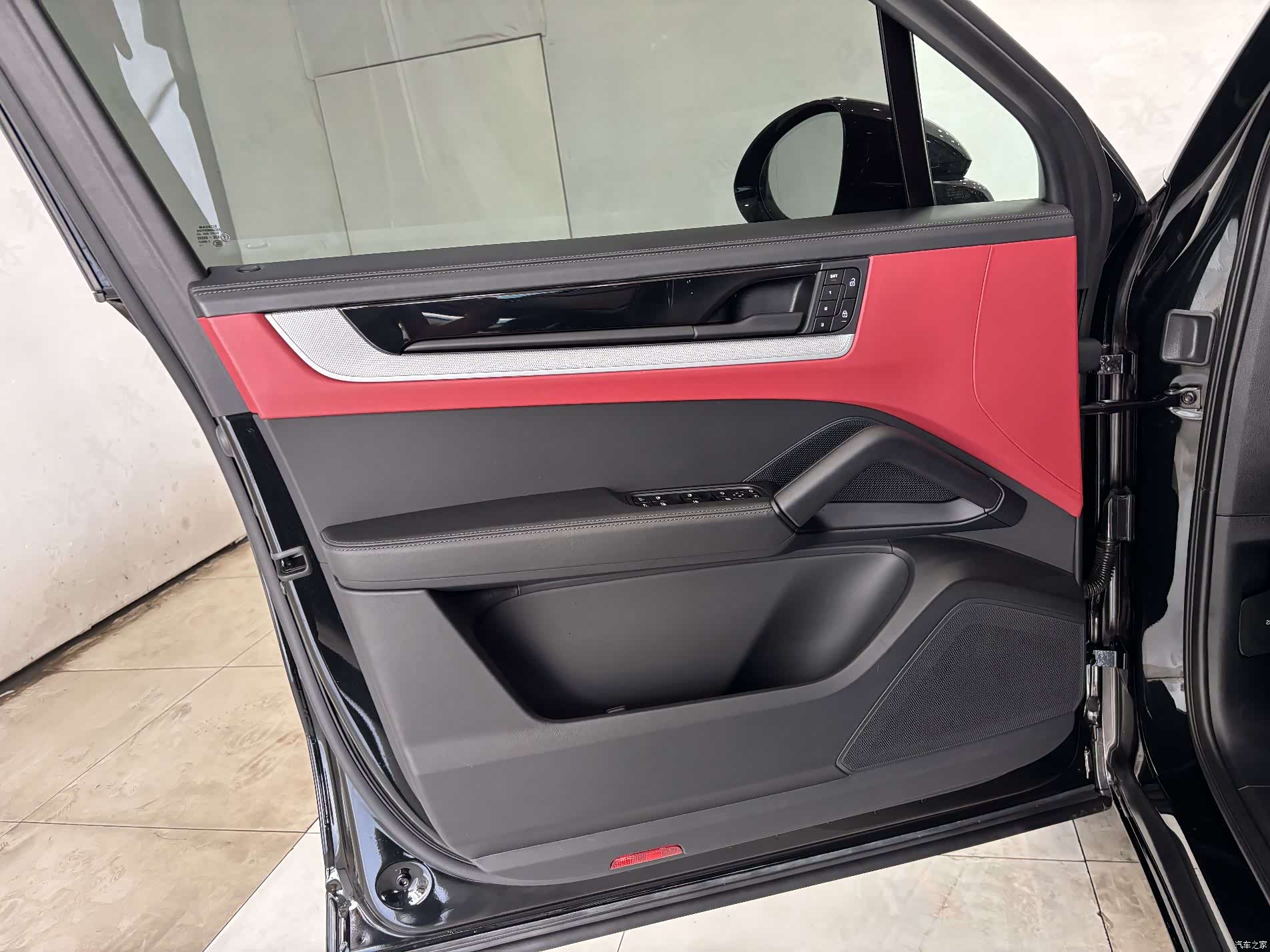 Porsche Cayenne, 2025 9