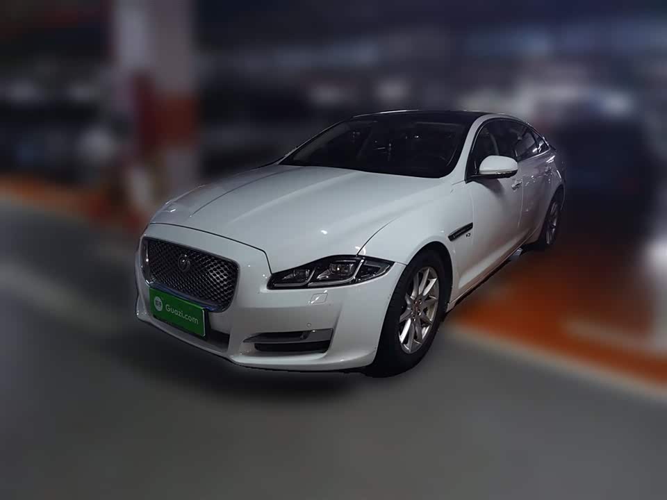 Jaguar XJ