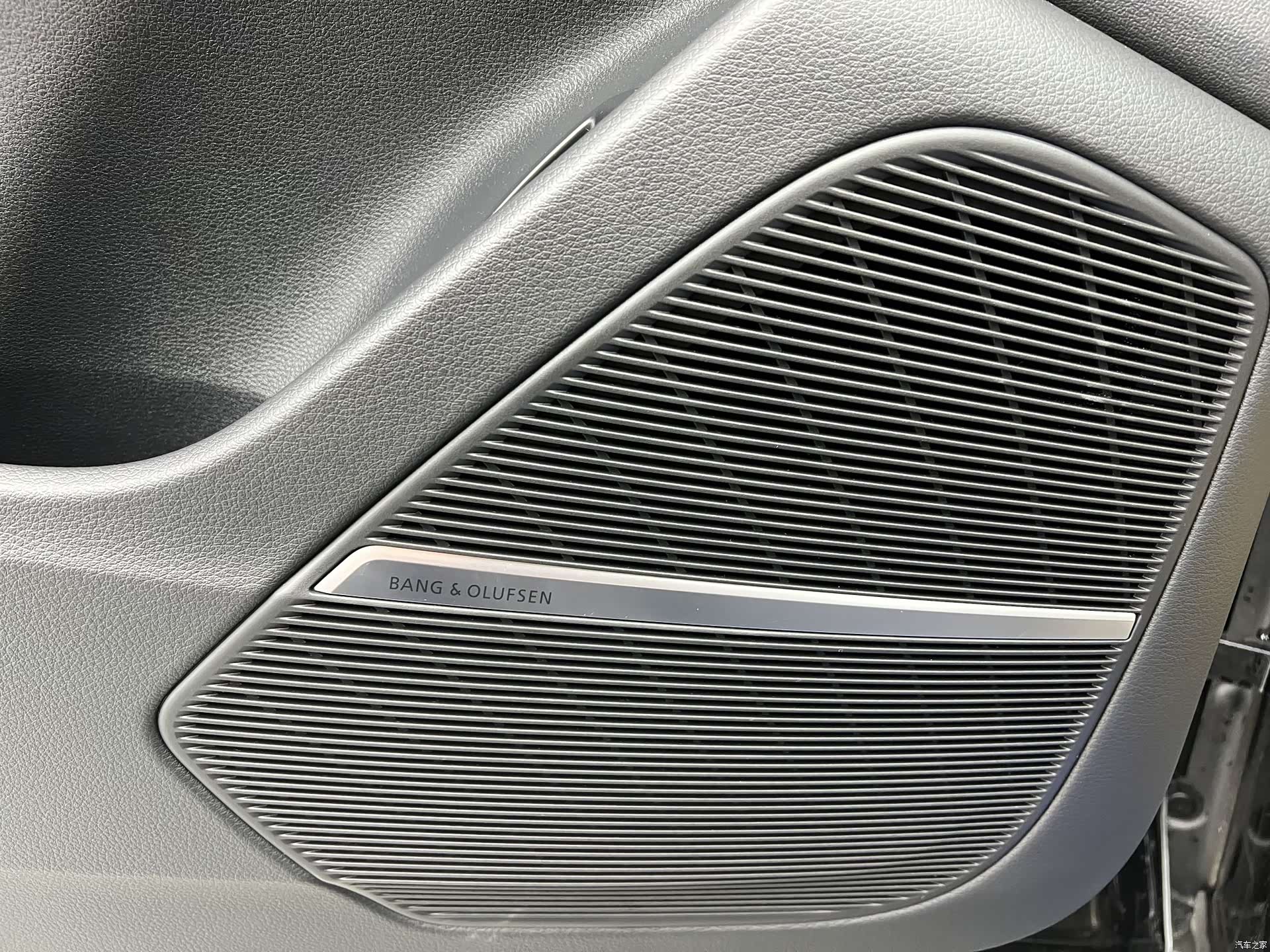 Audi Q8, 2024 6