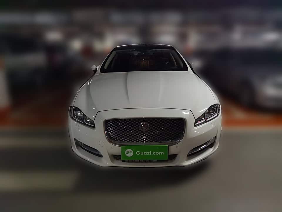Jaguar XJ