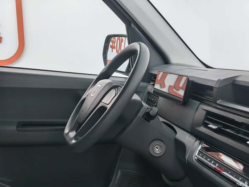 YuanCheng V6E, 2025 22