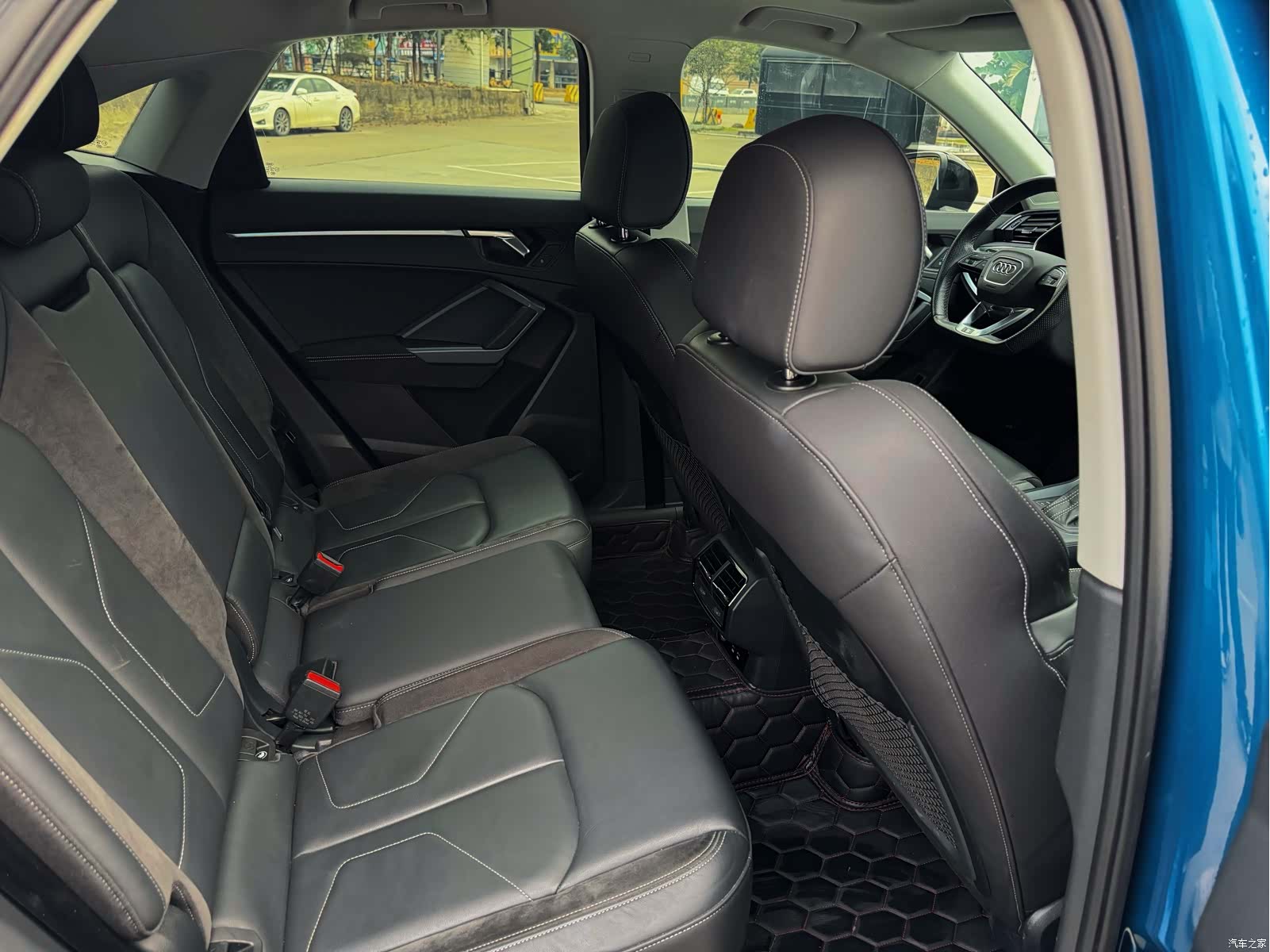 Audi Q3, 2023 14
