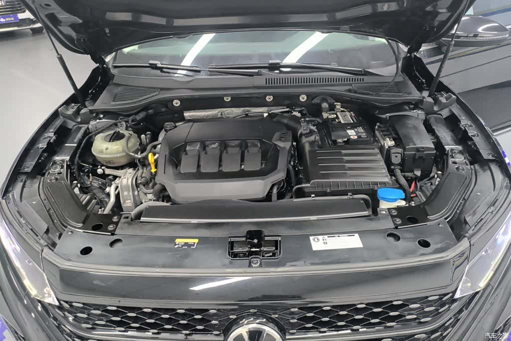 Volkswagen Passat, 2022 10