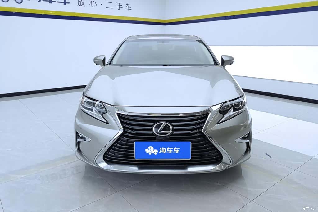 Lexus ES, 2018 2