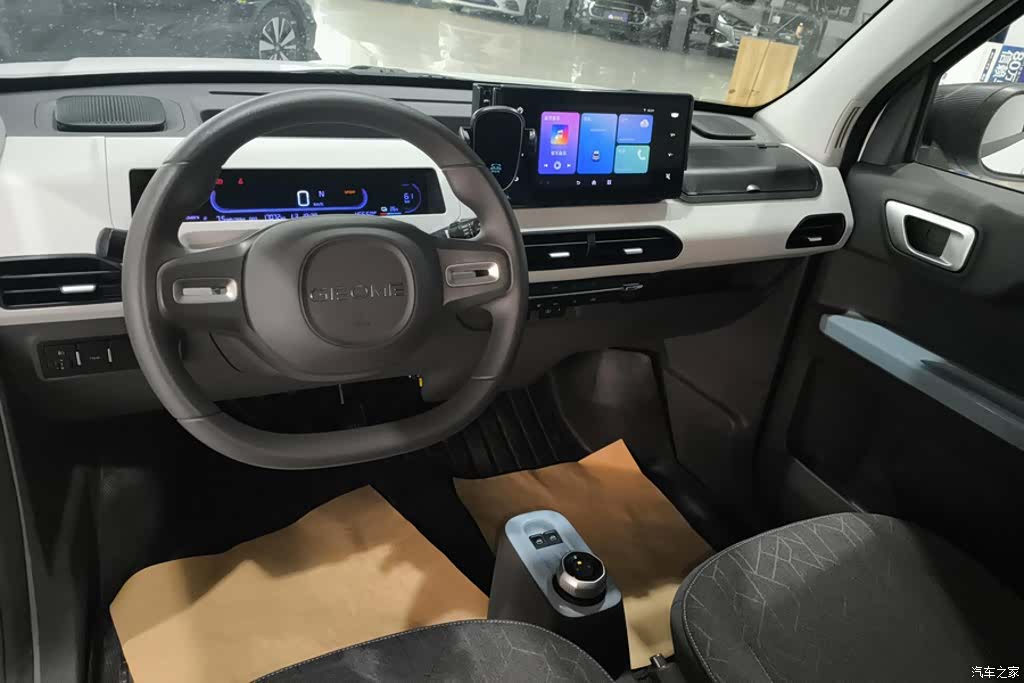 Geely Panda, 2025 12
