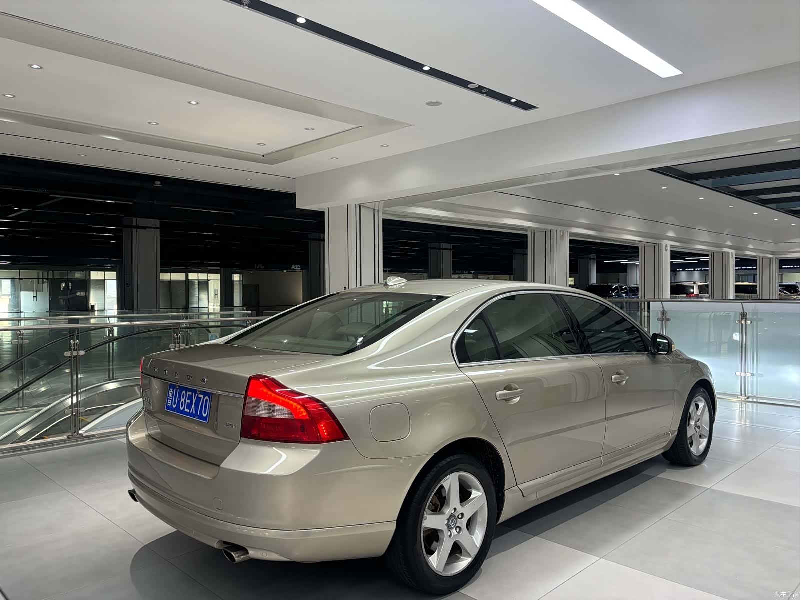 Volvo S80, 2010 3