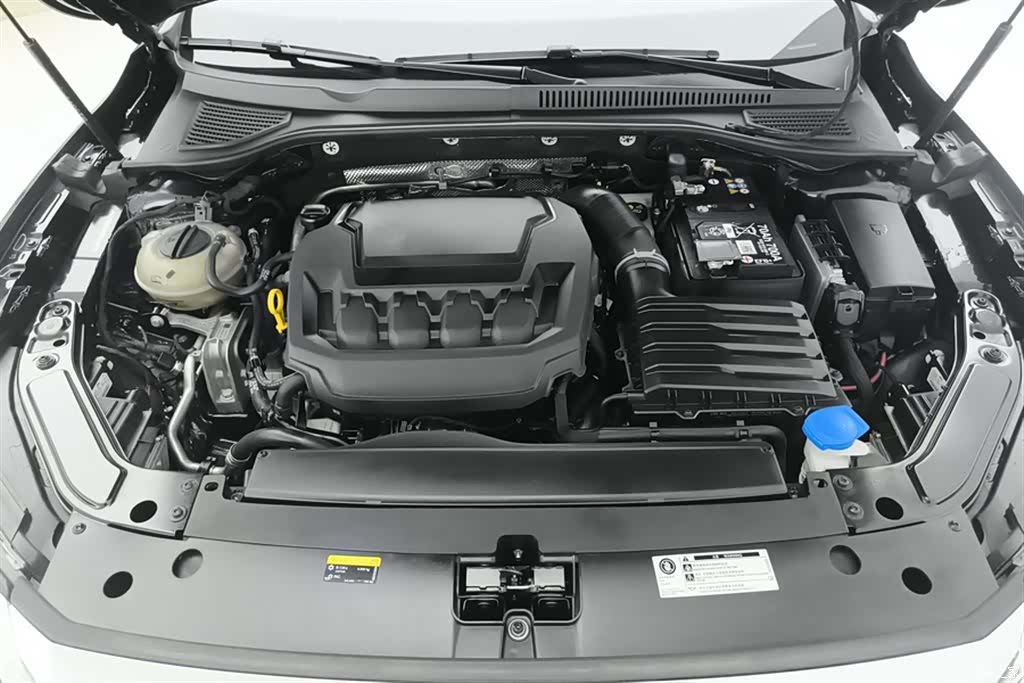 Volkswagen Passat, 2024 10