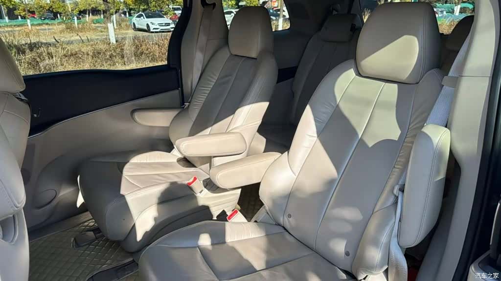Buick GL8, 2019 4