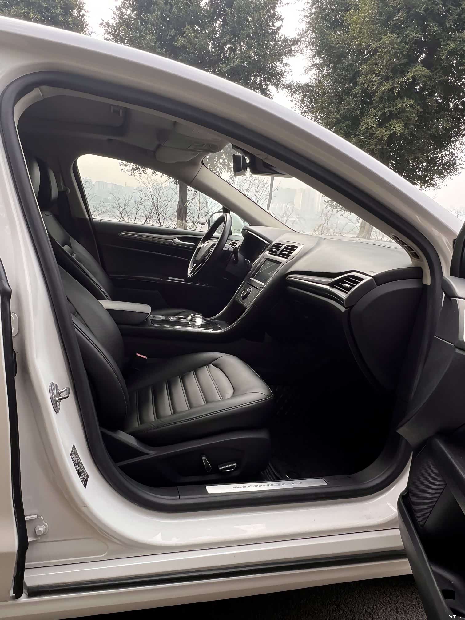Ford Mondeo, 2017 16
