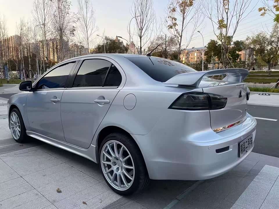 Mitsubishi Lancer